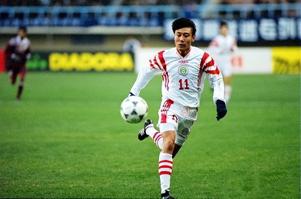 了许多退役球员,比如范志毅,高峰,徐云龙,李玮峰,江津,彭伟国,孙贤禄