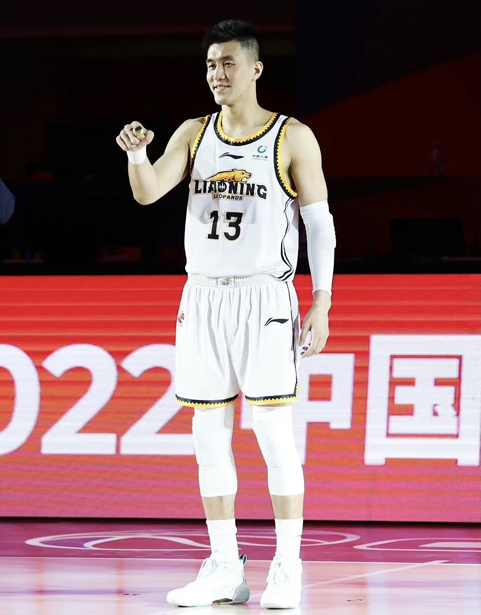 曹岩自曝不输cba顶薪:比肩郭艾伦易建联 或超千万