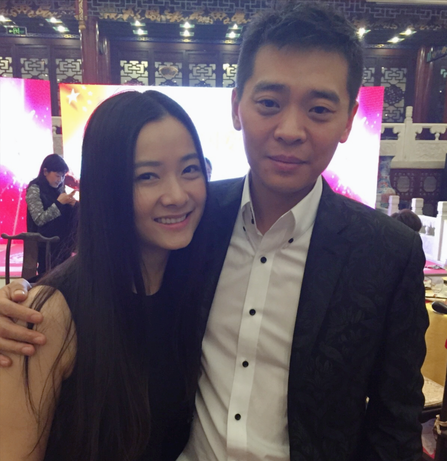 沈陶然的丈夫是集老师,演员,导演,艺术总监于一身的"多面才子"林继东.
