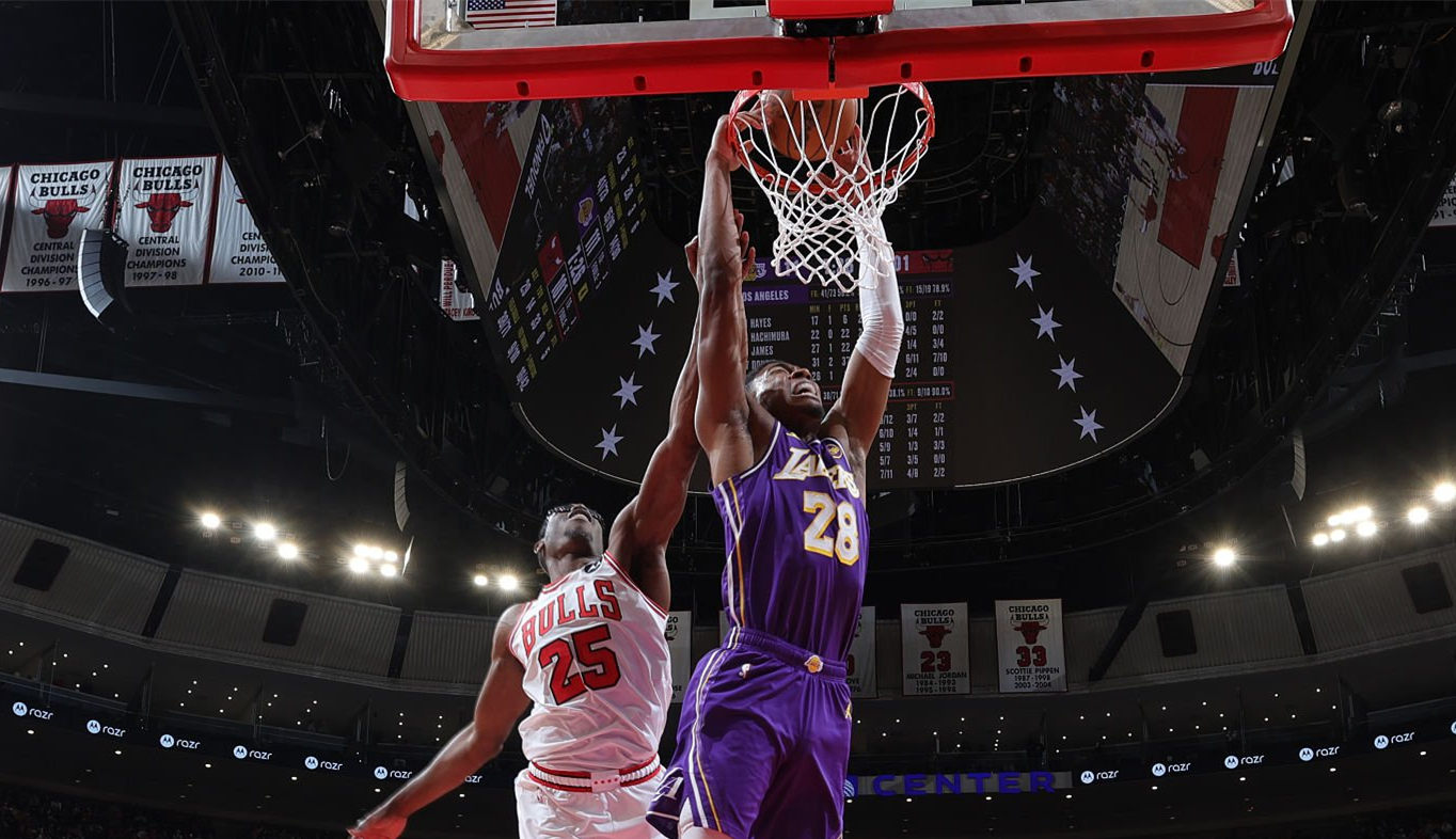 轟23分+4記三分！湖人27歲悍將再閃耀：10勝1負定律上線 - 