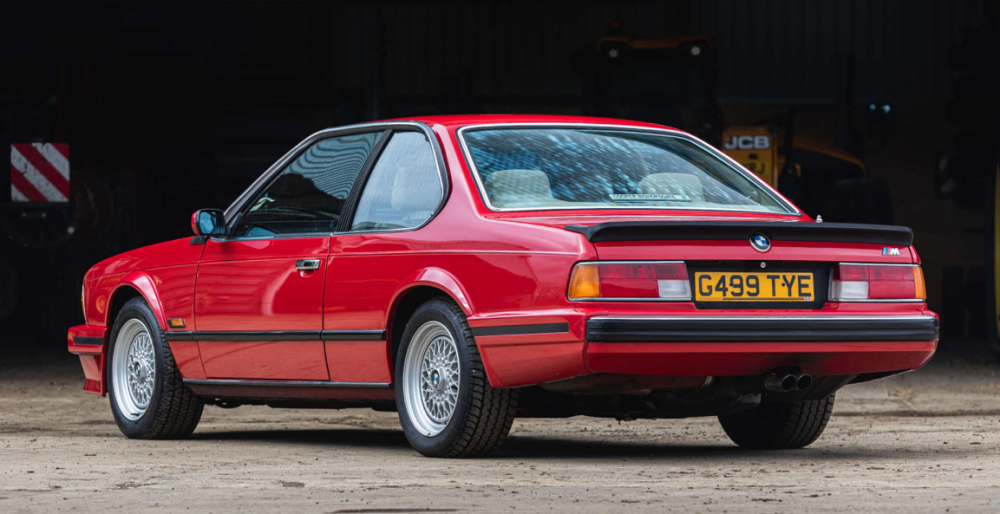 初期推出的型号有宝马630cs和宝马633csi,1978年以后改款的宝马635csi