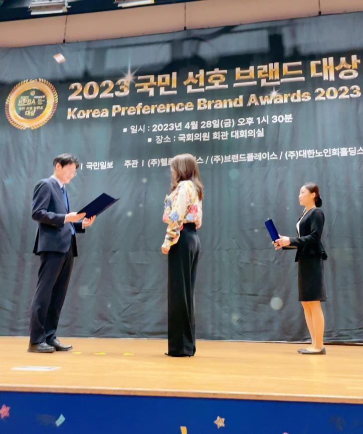 我,19岁大学肄业,到韩国当刷碗工,15年后成为韩国知名女ceo