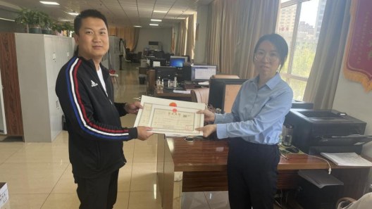 驻村帮扶倾真情 实干铺就振兴路——达旗海子湾村第一书记陈昕阳