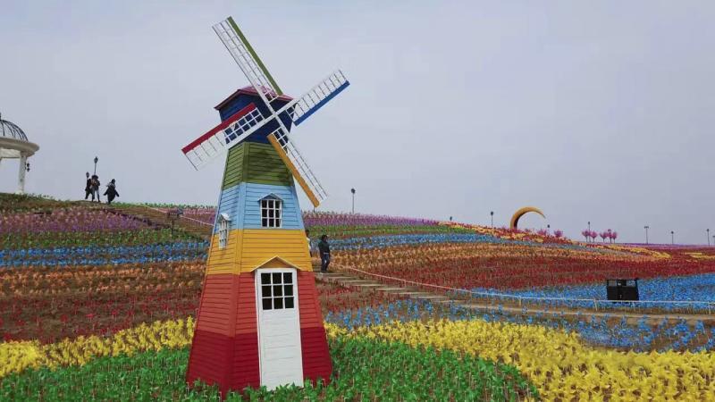 密云区巨各庄镇打造田园风车景观