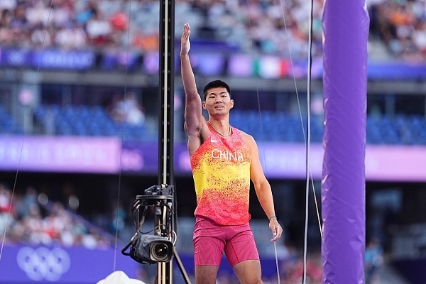 关注 | 黄博凯跃过5米80刷新pb 三战奥运更会比赛