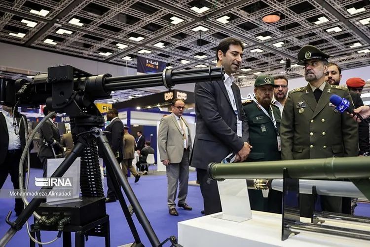 伊朗革命卫队雷达防御研究中心开发,于2014年在irgc成就展上首次亮相