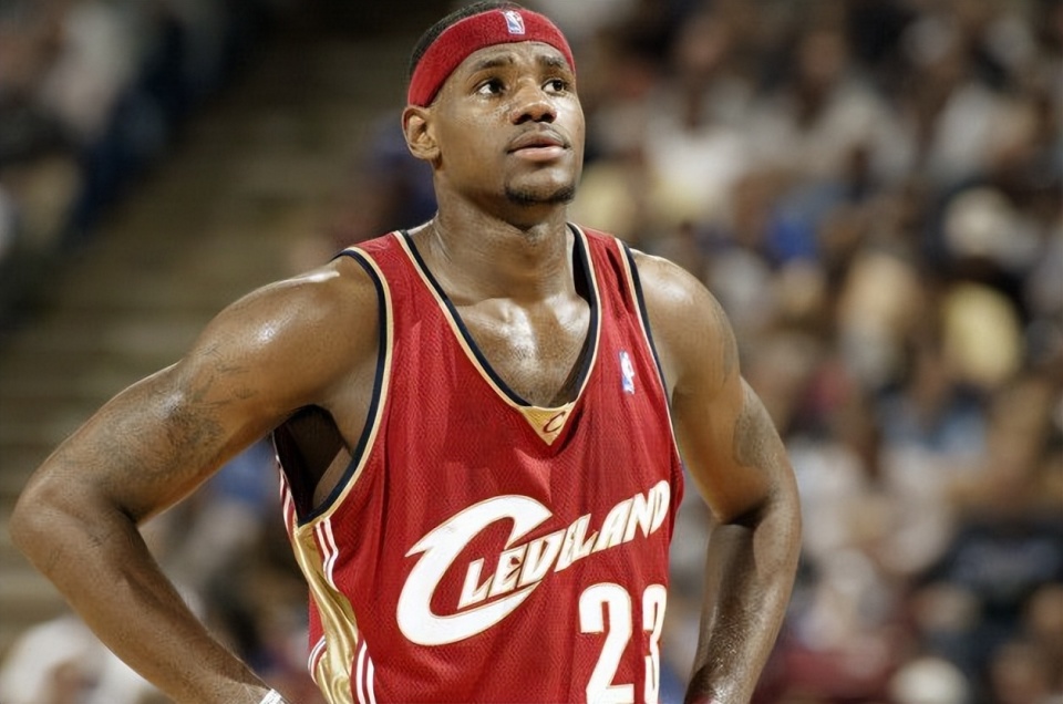 07年詹姆斯首进总决赛,为何惨遭马刺横扫?球队二当家场均1分