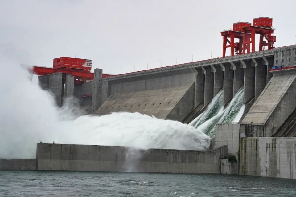 中国建造的第一座大坝,由毛爷爷设想周总理负责,北京人到今受用_腾讯