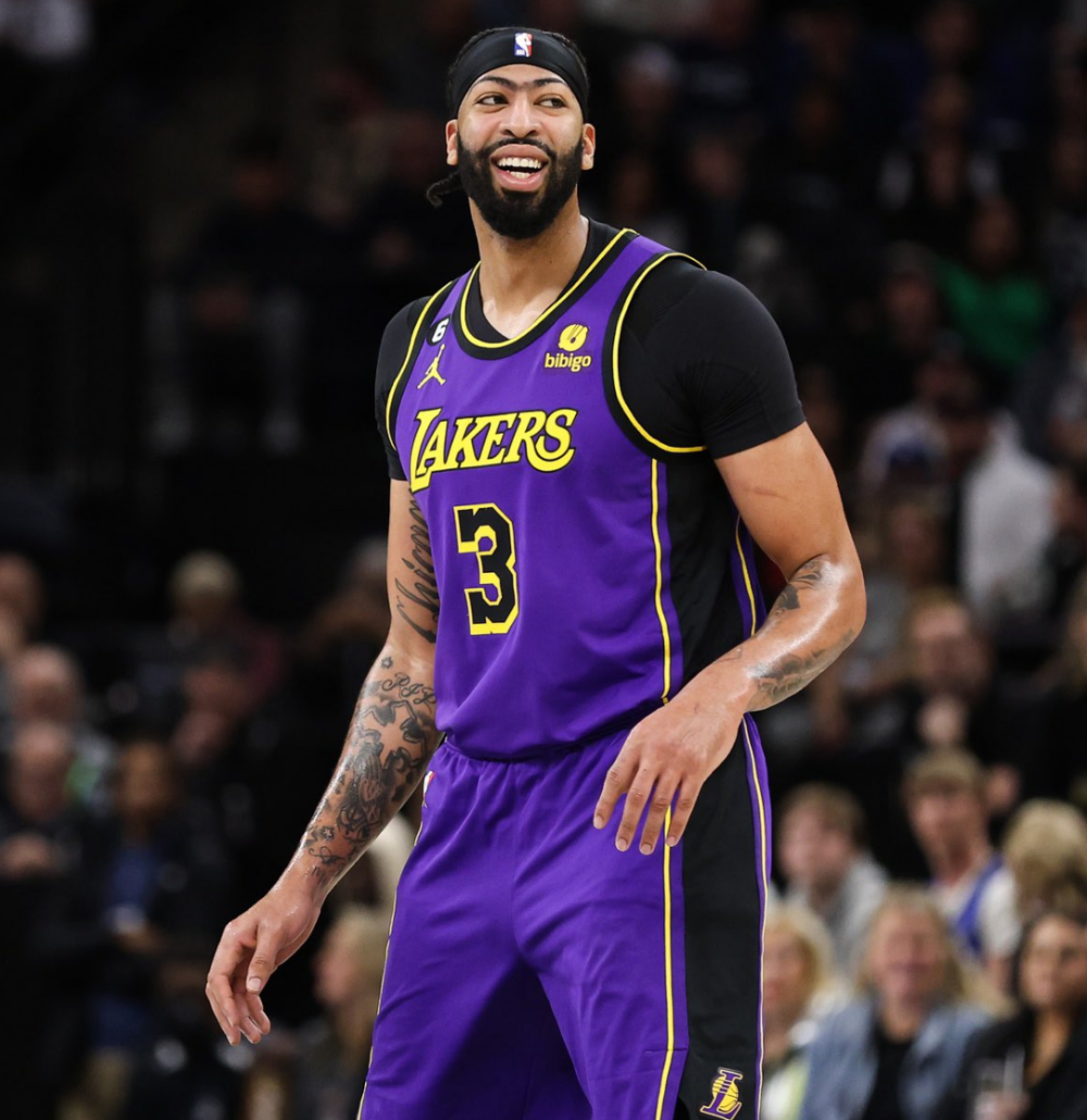 湖人耻辱一战浓眉被嘲讽全美直播完败赵四ad赛后直接回更衣室