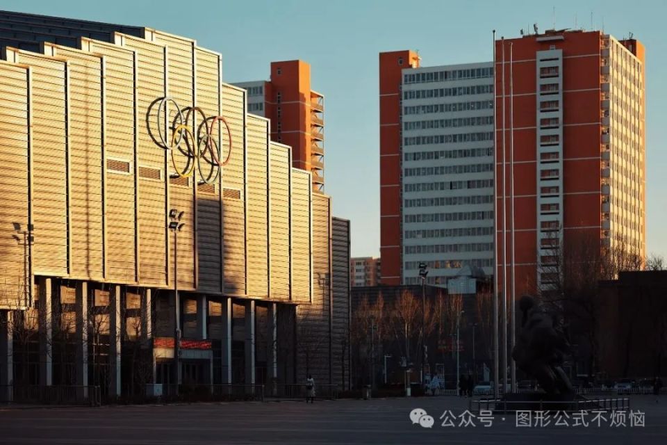 东华大学(211,上海市,原中国纺织大学),南华大学(湖南衡阳,以原中南工