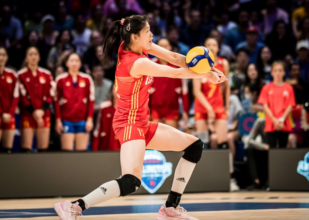 中国女排1:3土耳其获得亚军,有两个"男性"的队伍确实猛