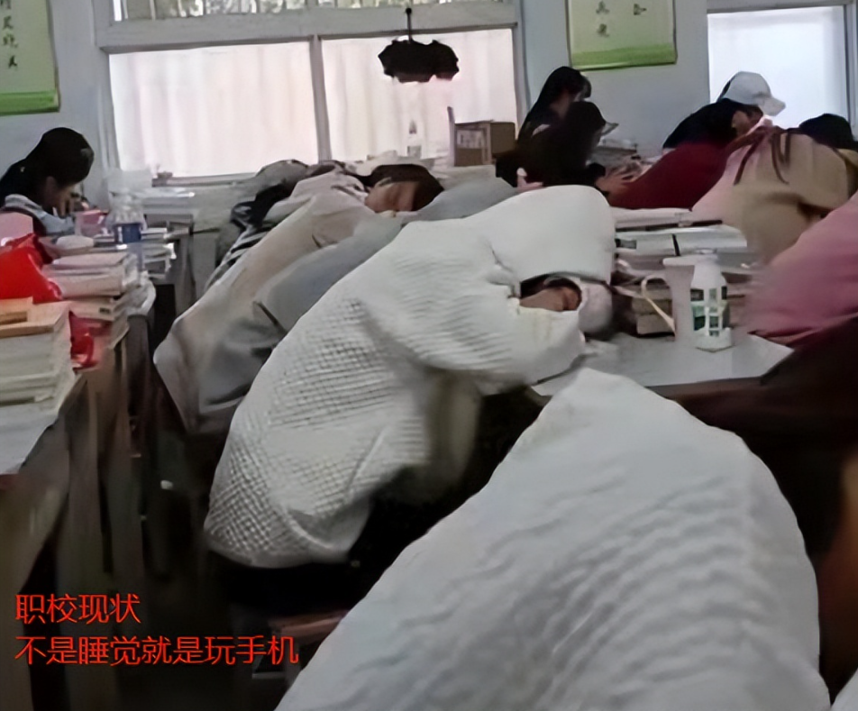 中小学阶段,该不该让学生带着手机进校园?一线老师为你解惑