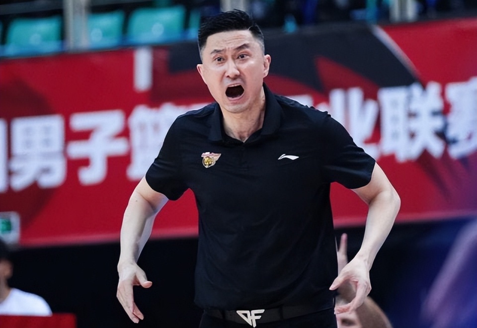 习惯性甩锅杜锋输球又赖年轻球员球迷怒了为何不反省你自己