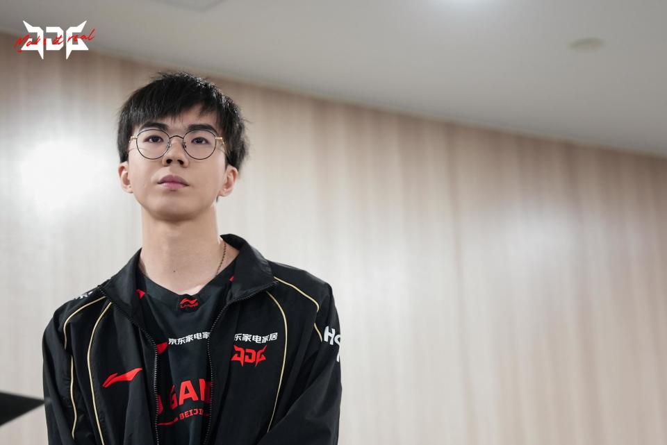 JunJia：今年先锋赛队伍更多，希望今年能比四强更好进决赛_腾讯新闻