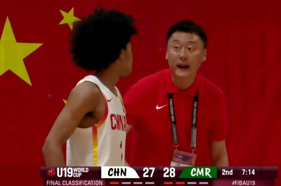 中国U19男篮4分险胜，前场篮板球5-30，陈家政25分朱正带伤砍11分
