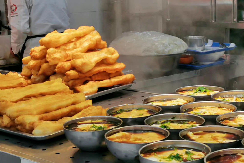 兰州大学录取通知书附送牛肉面,食堂堪称"面食王国",太丰盛了_腾讯