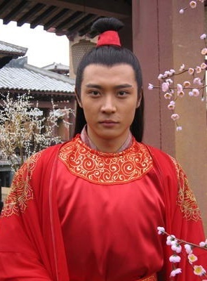 演员张丹峰,从好老公到被曝与经纪人有私情,他和洪欣如何选择?