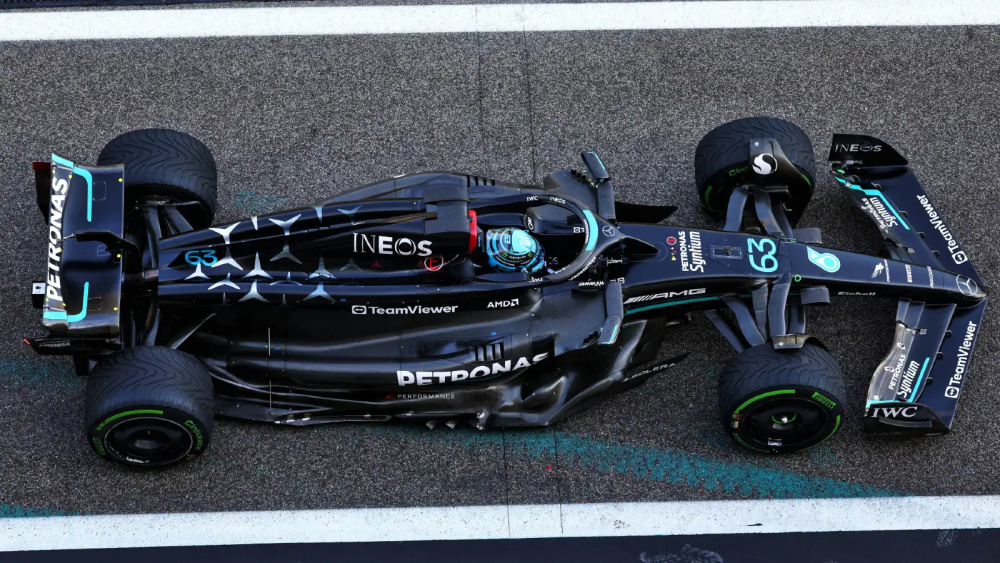 f1季末倍耐力轮胎测试状况频出拉塞尔赛车故障撞车退赛