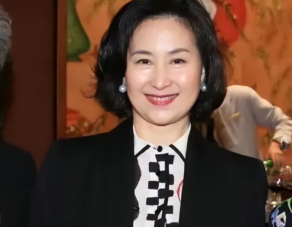 何超琼再次来到北京,直言自己是大湾区人,去年有140天呆在内地