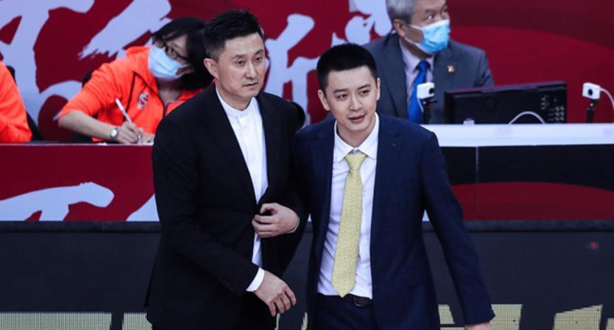 朱芳雨狂笑!杨鸣直言凯尔特人特别像广东队 冠军多是老牌强队