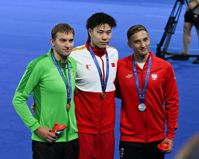 覃海洋柏林再次完胜皮蒂,皮蒂心服口服,主动握手加三字形容_腾讯新闻