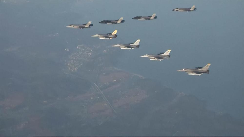 俄图-95战轰降落杭州，声音贼大，对外透露三个信号南京魏勇事件