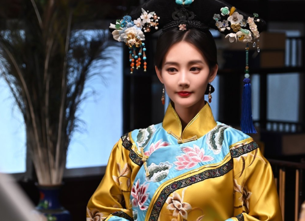 给人感觉完全就是世家教养出来的贵女,是和帝王年少相识互相扶持的