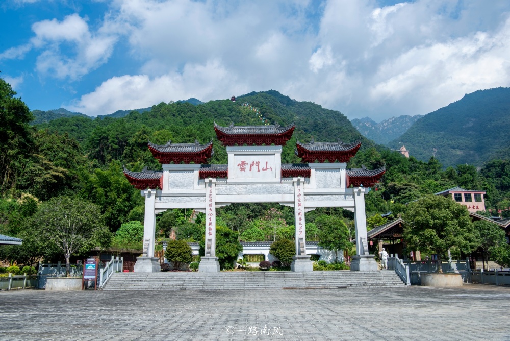 广东又有一个景区走红,好玩不累景色迷人,就叫韶关云门山_腾讯新闻