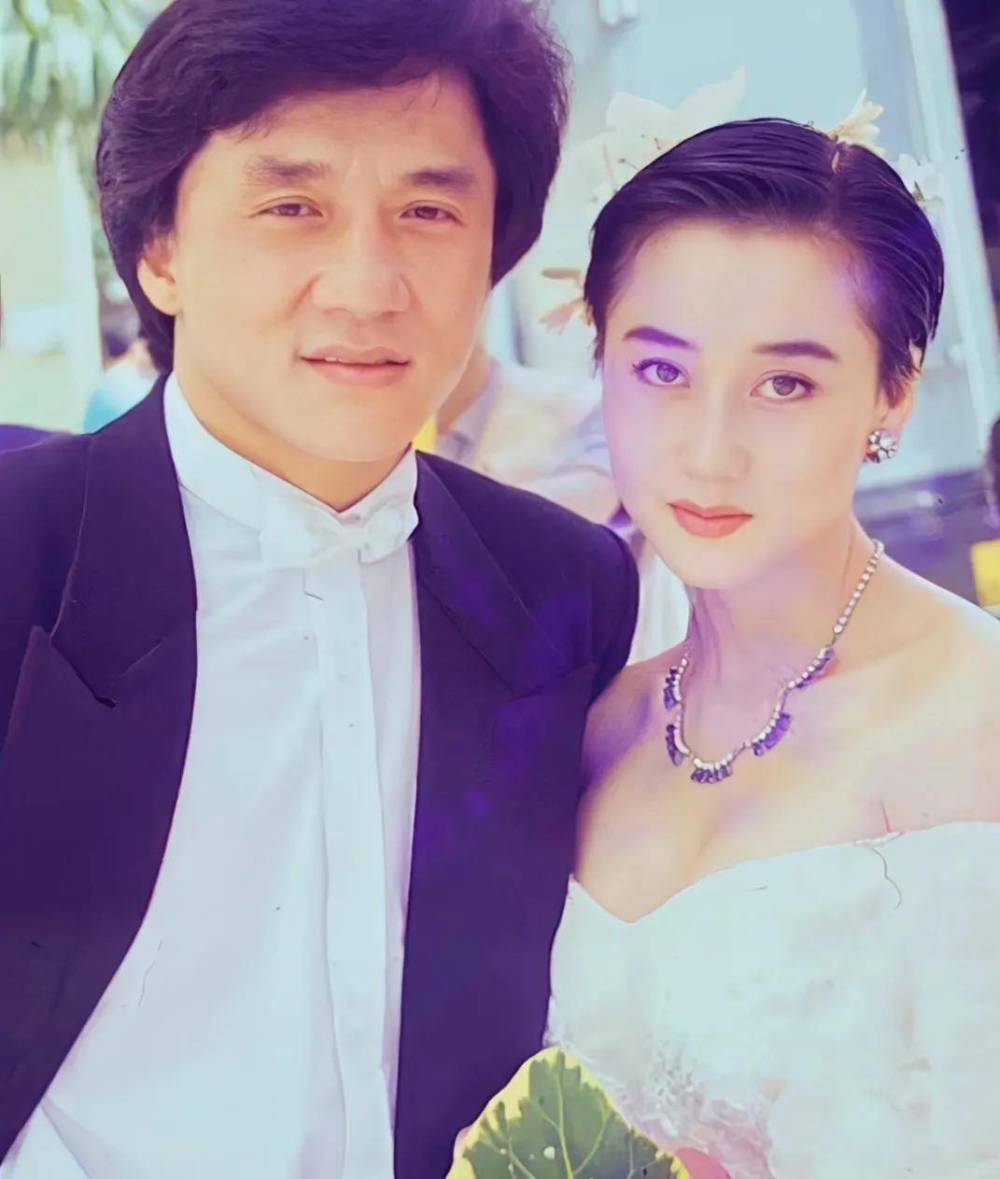 "港圈土妞"利智:迷倒赌王,让李连杰抛弃妻女,靠的仅是那张脸?