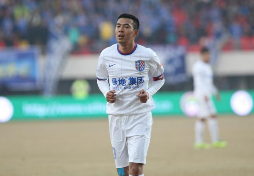 徐亮当初在退役之后,虽然不再踢球,但是一直都是活跃在足球事务上.