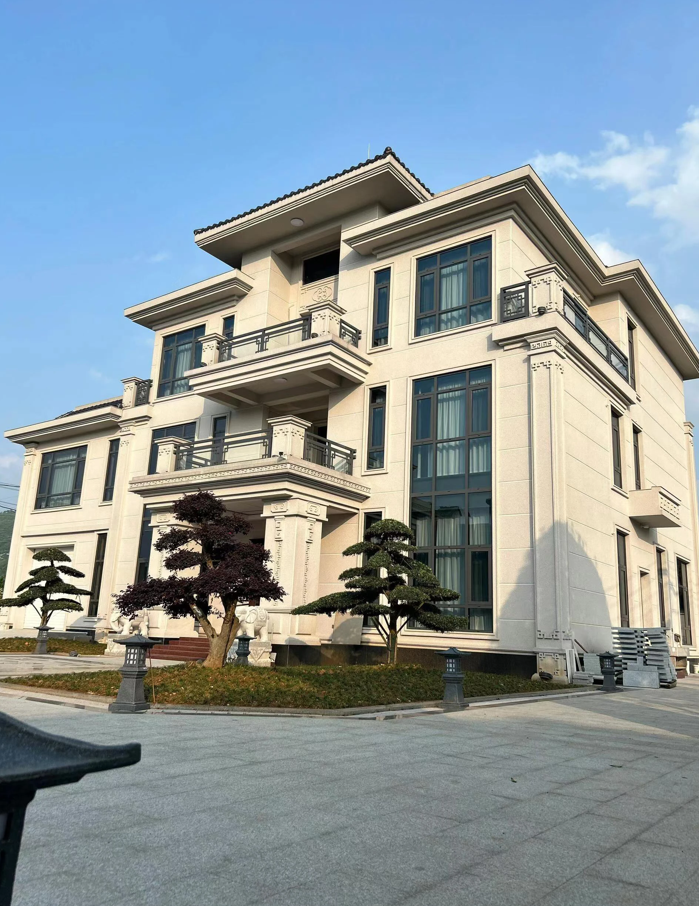 江西男子的新中式自建房,整体稳重大气又传统,还配有大院子,喜欢!