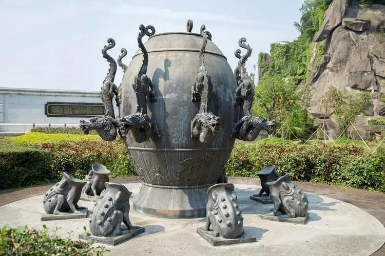 张衡地动仪为何被移出教科书？地动仪的真假之辨_腾讯新闻