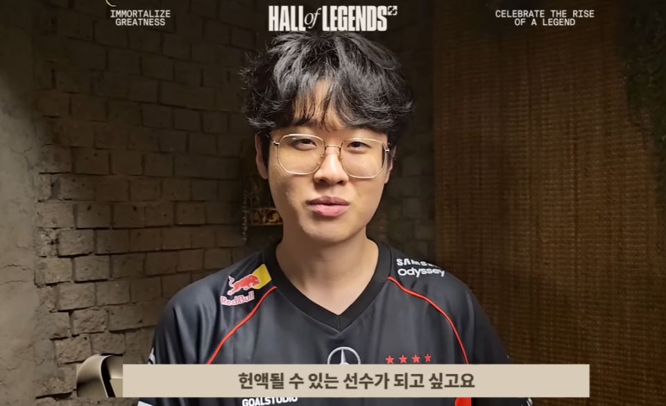 众多选手齐来祝贺Faker，队友们想继续与大魔王同行_腾讯新闻