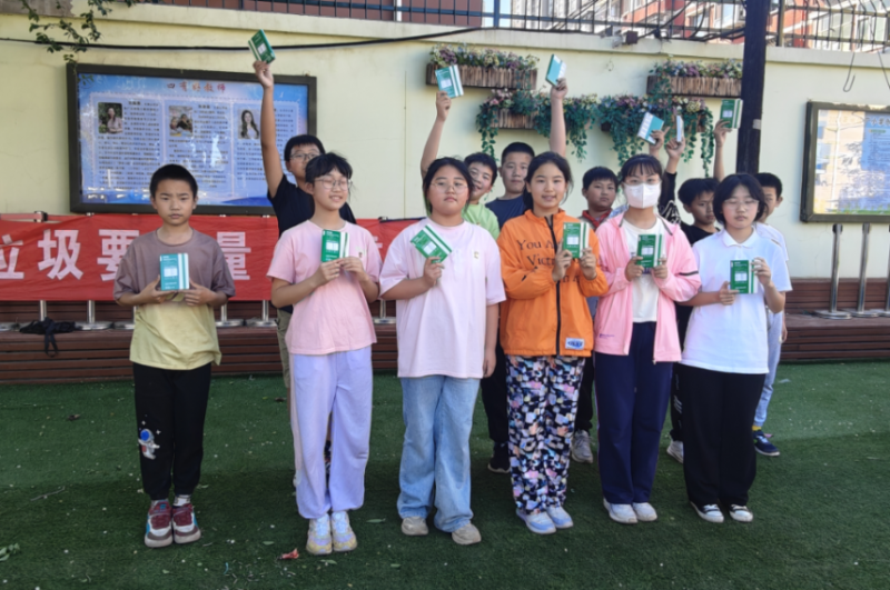 在活动中加深了学生们关于垃圾分类知识的理解,使学生们在活动中收获