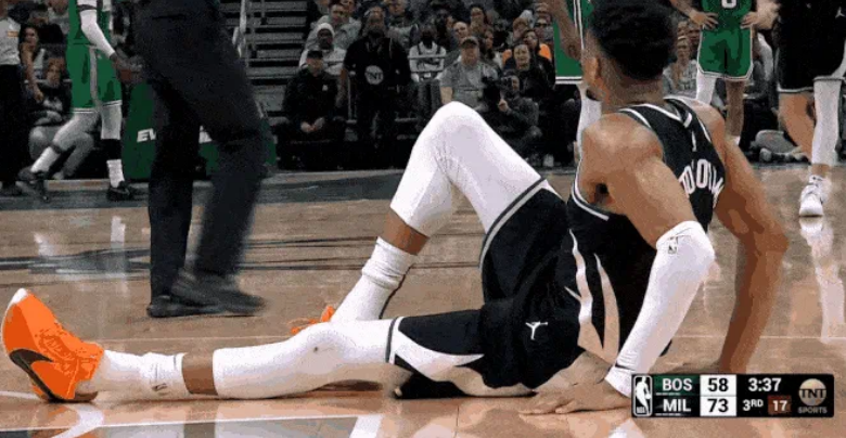 字母哥伤情更新避免跟腱损伤但常规赛报销雄鹿冲冠仍有望