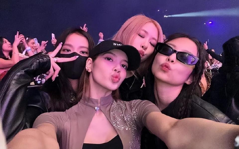 blackpink续约金额高达400亿韩元,韩网友表示,没见过