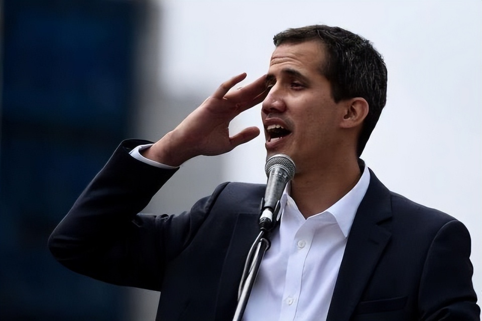 瓜伊多在美国被通缉,棋子沦为弃子,或被美送给马杜罗_腾讯新闻