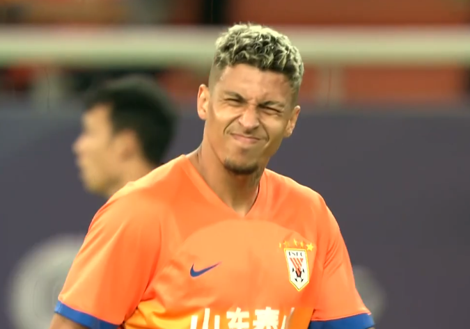 申花三闷棍复仇山东泰山主场输对手3球职业化30年首次