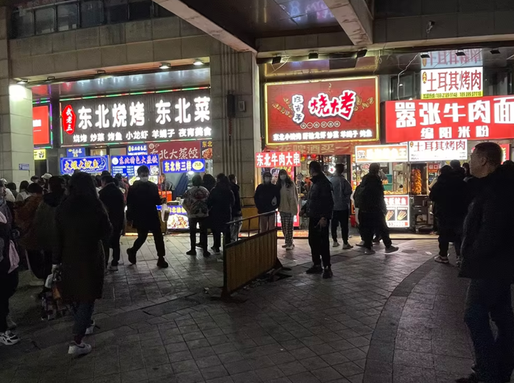 上海最大露天夜市逐步恢复营业：部分摊贩有证了，食品加工也要求达标三国华佗2023已更新(微博/新华网)