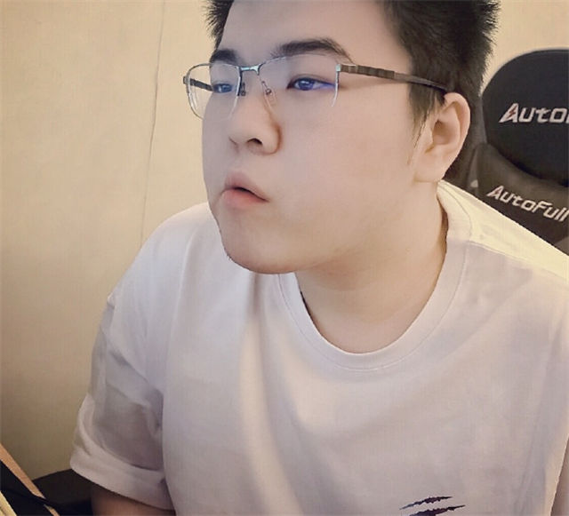 身为韦神老婆,蜜蜂仔应该是比较幸福的.