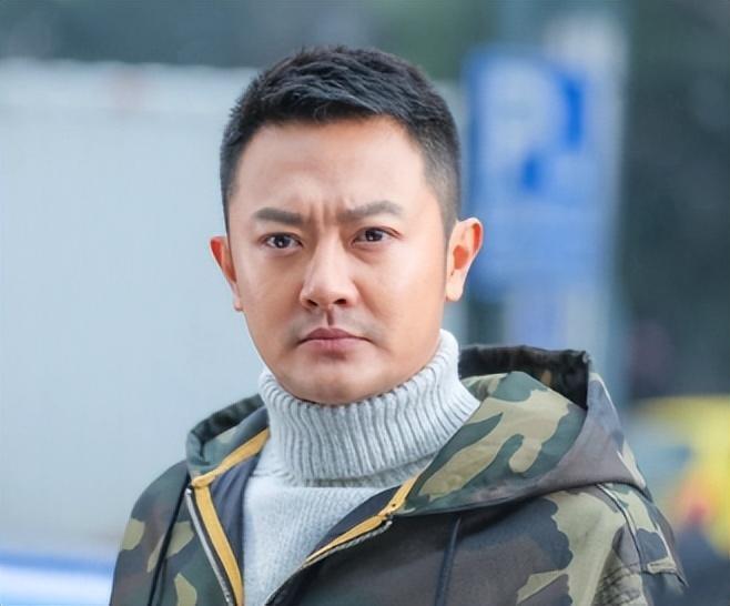 这个男演员，一生事业“毁”在两个女人手里，妻子只有脸是真的_腾讯新闻