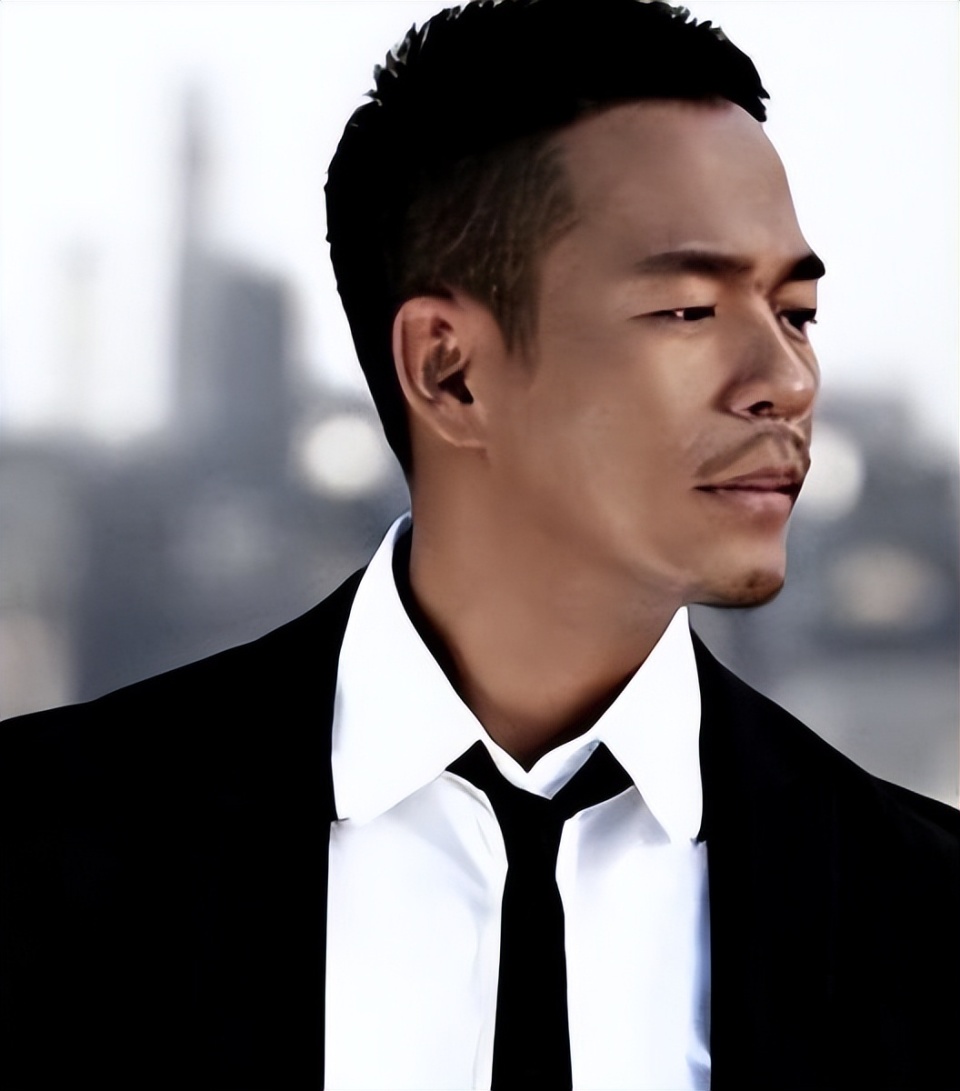 "落魄歌手"孙浩,曾是春晚红人,被张嘉译提携10年,今婚姻成谜_腾讯新闻