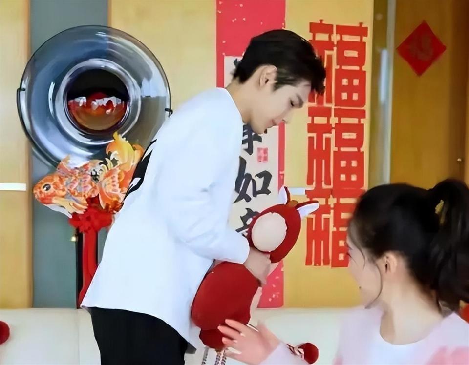 丈夫王志才失联7年，王艳丢失的面子，这次竟被19岁儿子找了回来_腾讯新闻