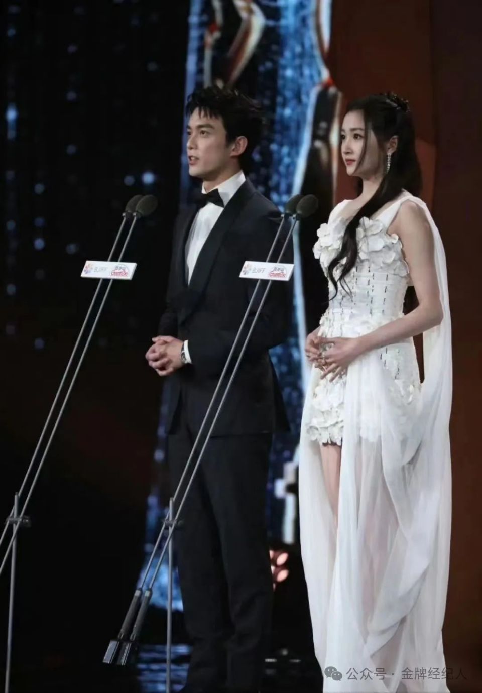 吴磊和关晓彤从童星时期就为自己累积了惊人的国民度,一个"国民闺女"