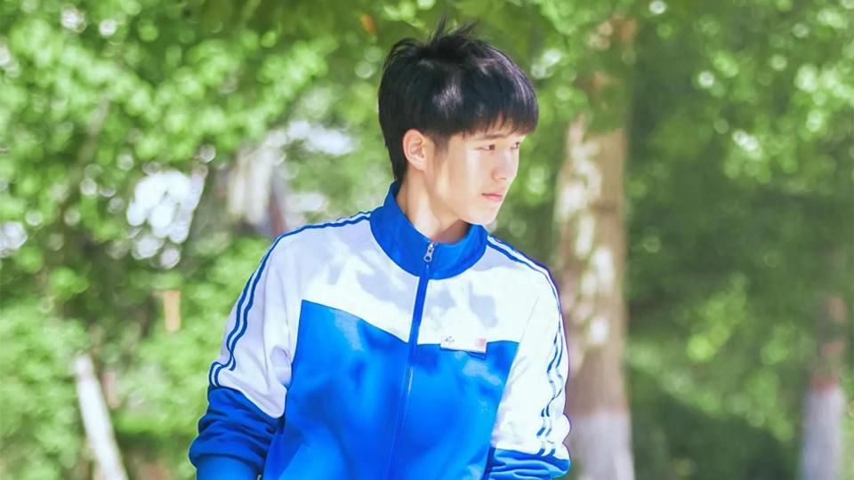 《飞驰人生2》刘昊然有多悲催?出场不到10秒钟,真的是来打螺丝