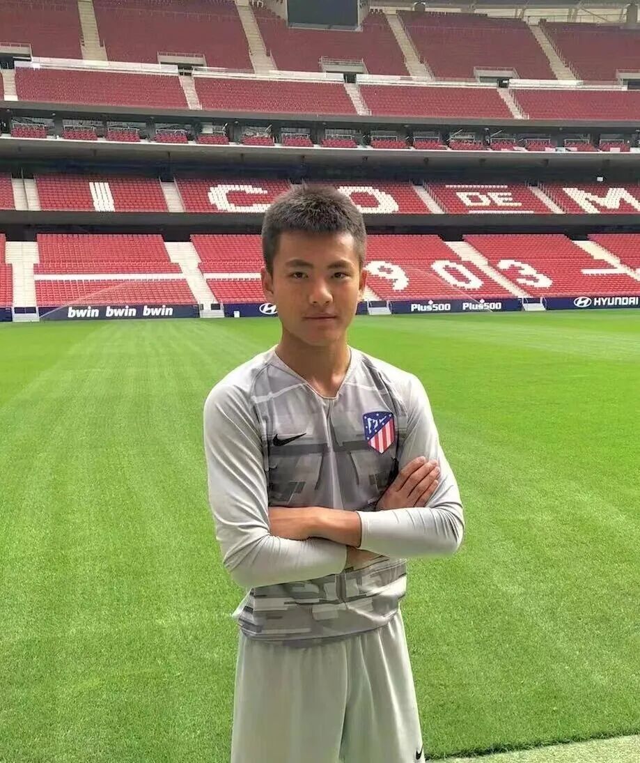 啟蒙教練談李昊：一開始不願守門，11歲成撲點好手，他進國家隊沒問題 - 