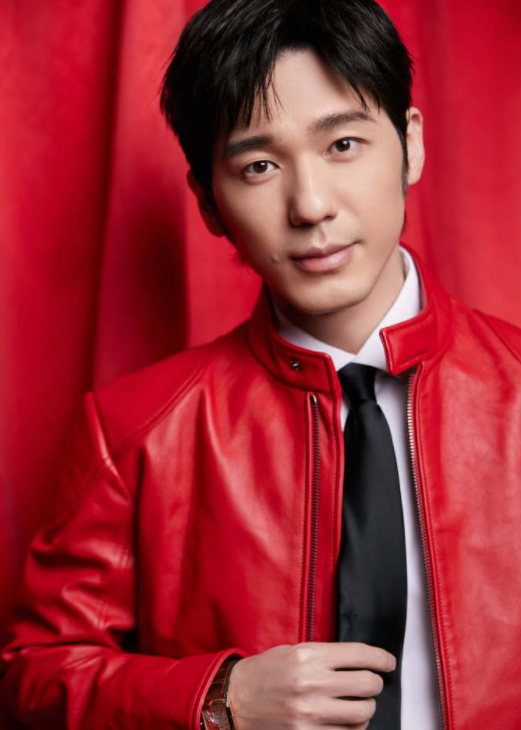 父亲上亿家产,母亲是著名演员,白宇却跑龙套10年,真够低调的