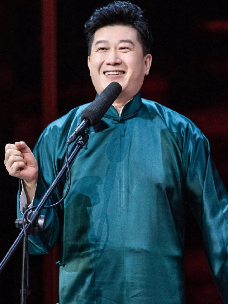 "德云坟王"张鹤伦:三进三出还不知道珍惜,天天调侃郭德纲