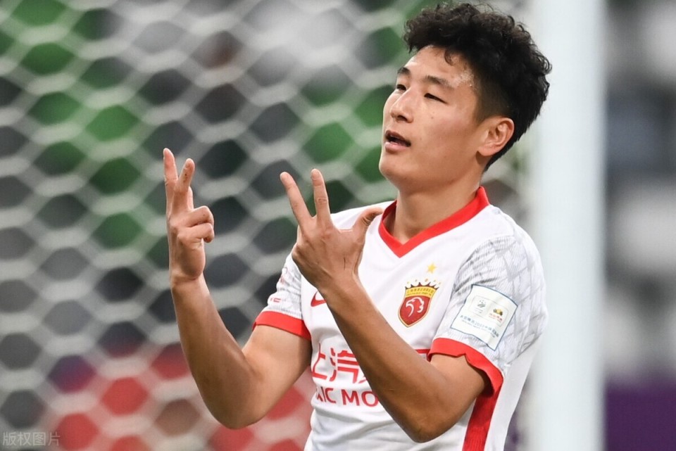 低调谦逊武磊斩获金球奖西甲队友发声祝贺本人直言受之有愧