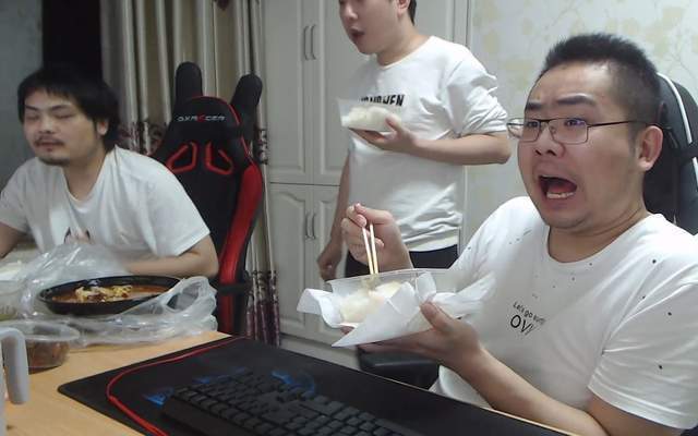 lol圈里力挺霸哥的主播不在少数,其中比较知名的,有虎神,洞主,凯哥